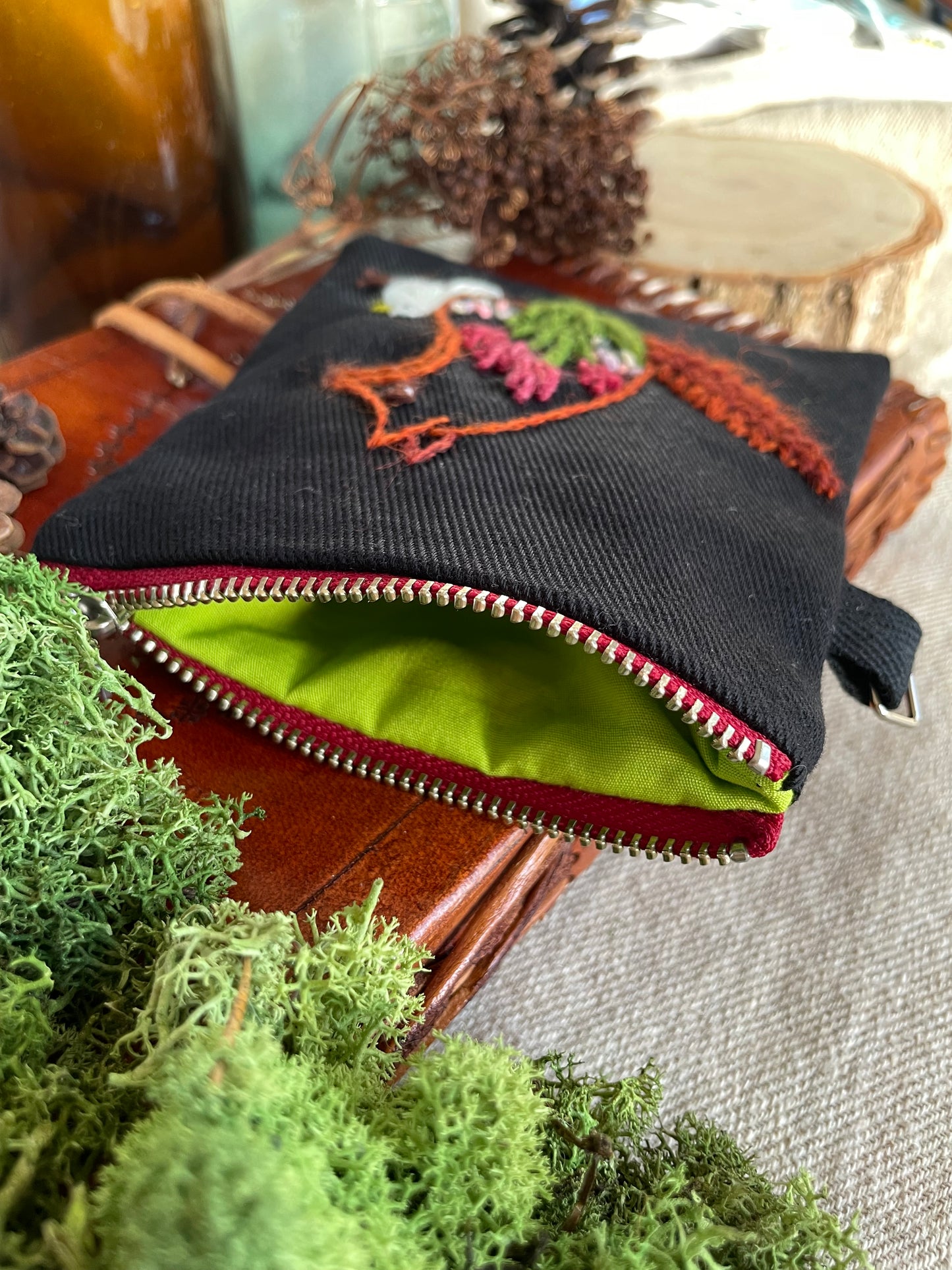 George & Max Tulip Bloom black zipper pouch