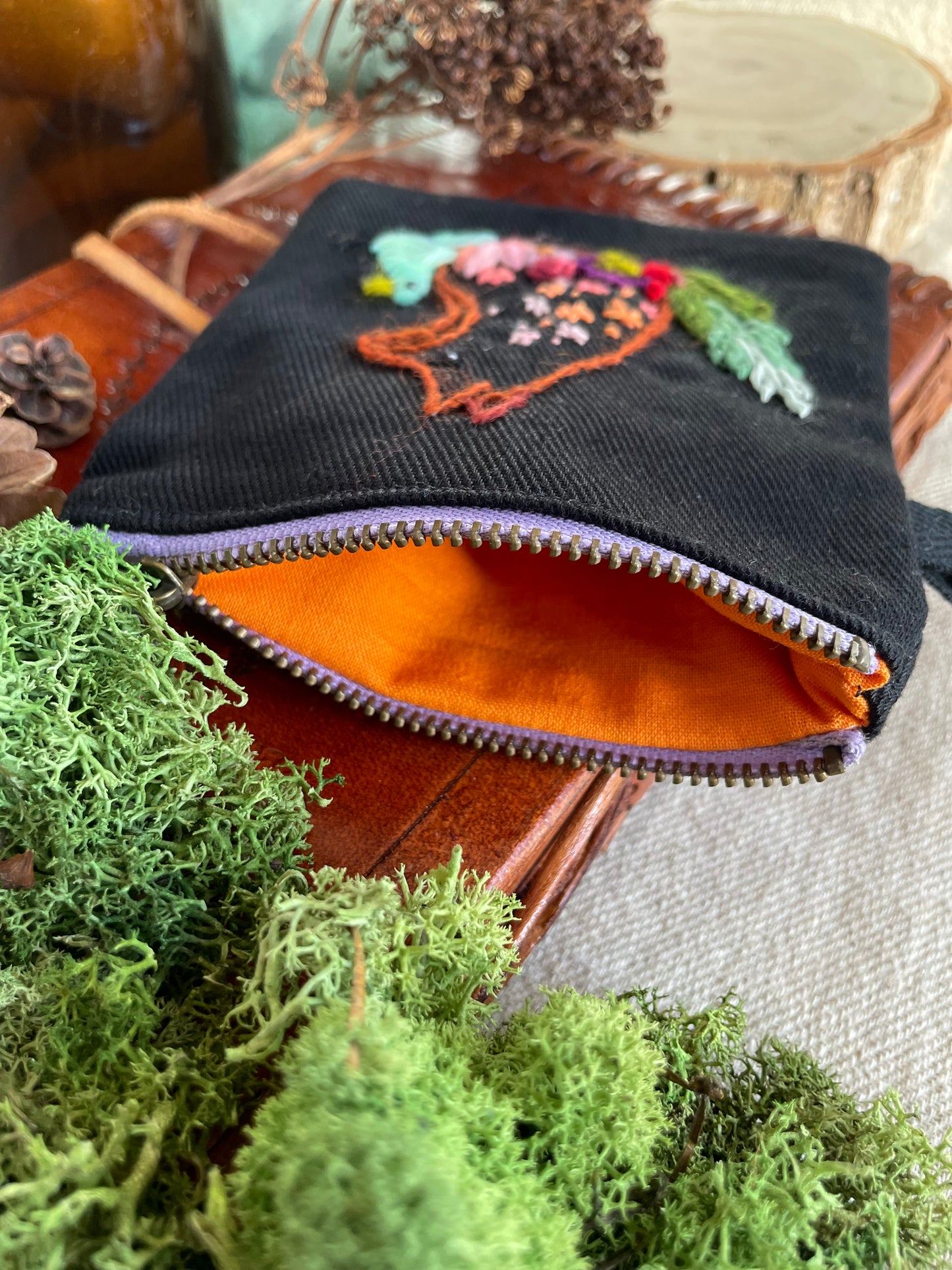 George & Max Spring flowers black zipper pouch