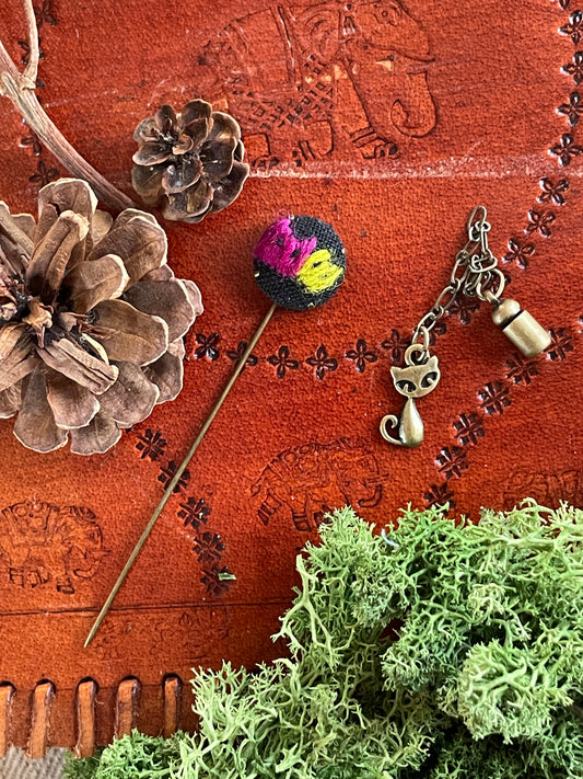 Little cat spirits shawl pin