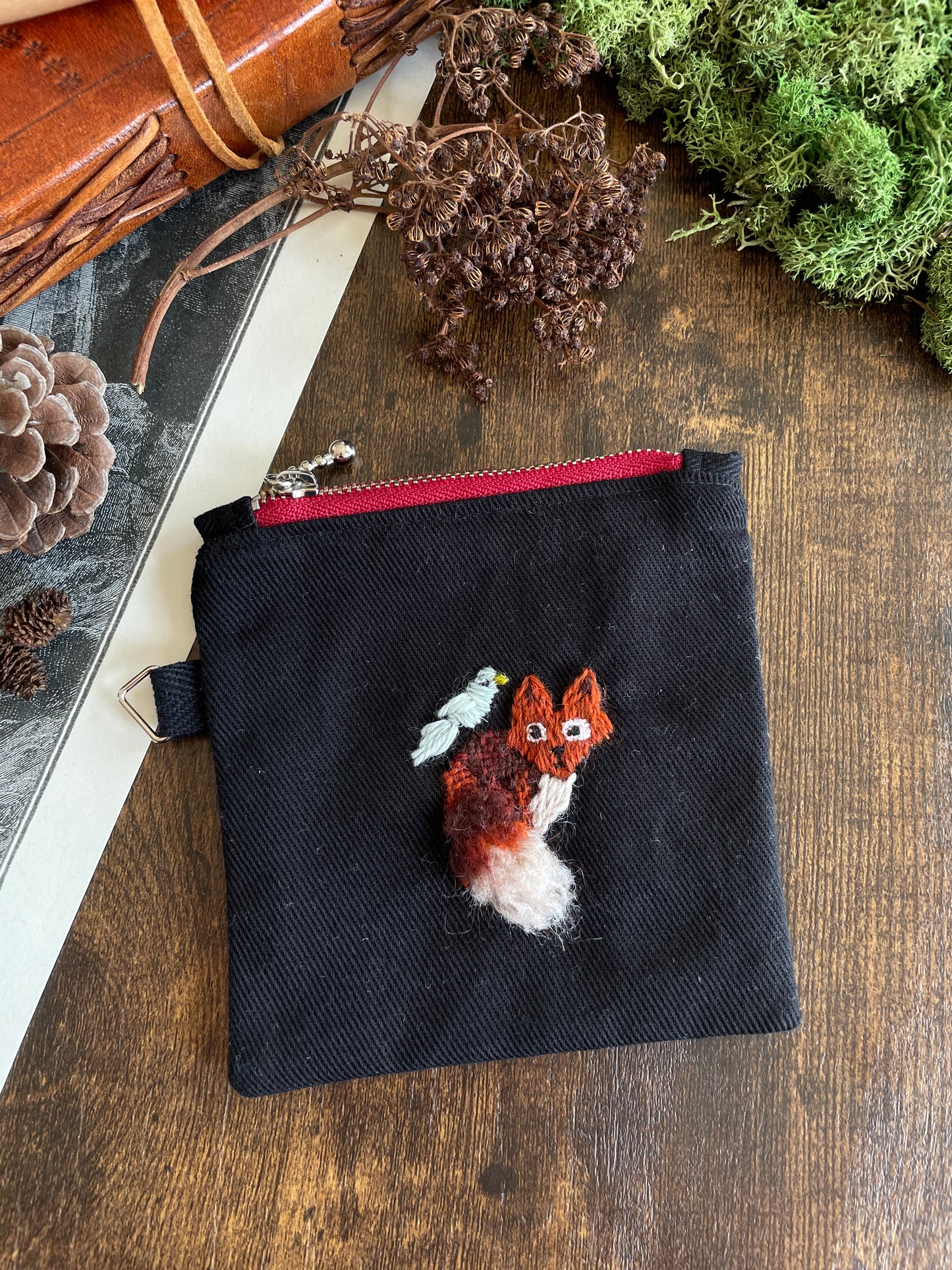 George & Max Black Zipper Pouch