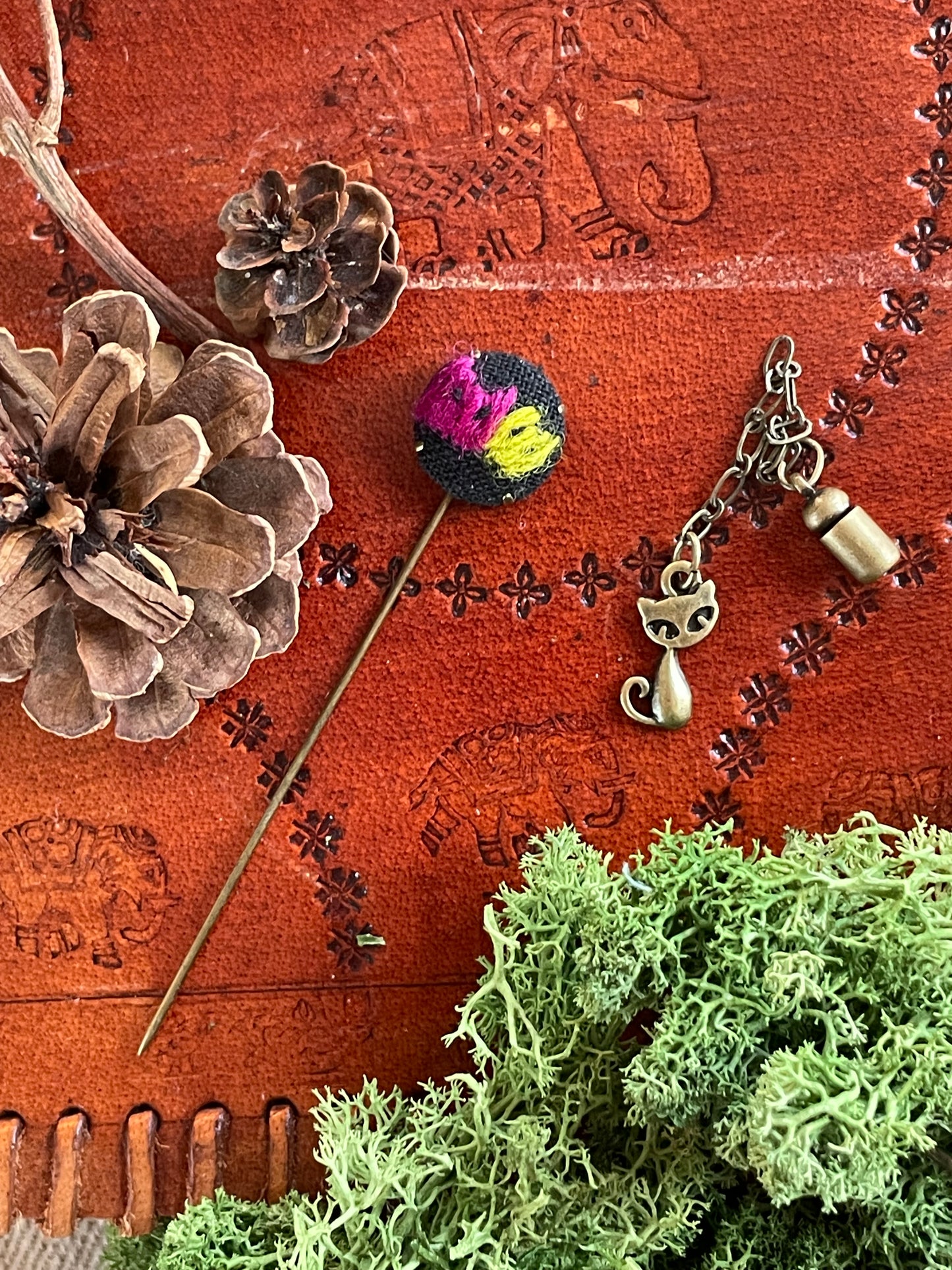 Little cat spirits shawl pin