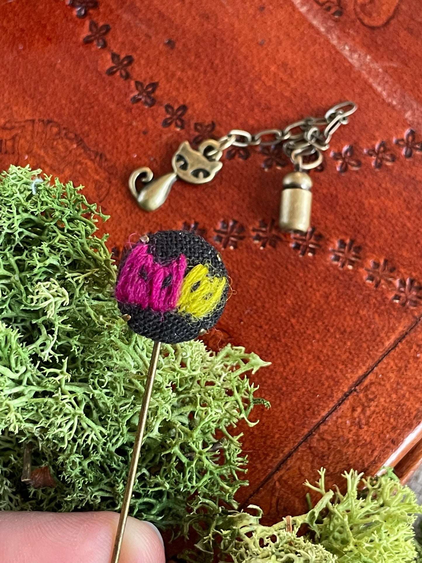 Little cat spirits shawl pin