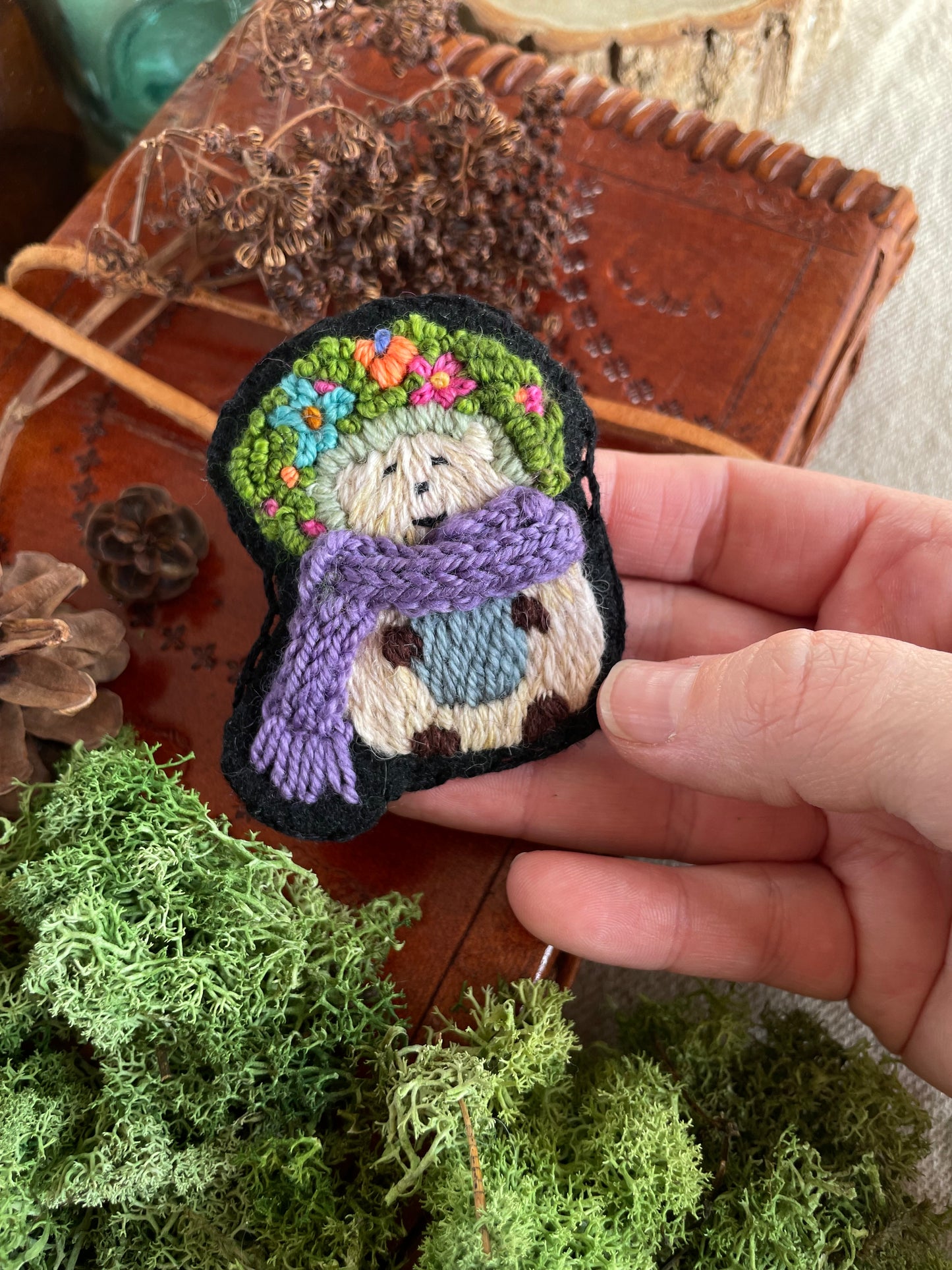 Felix, the hamster, felt brooch