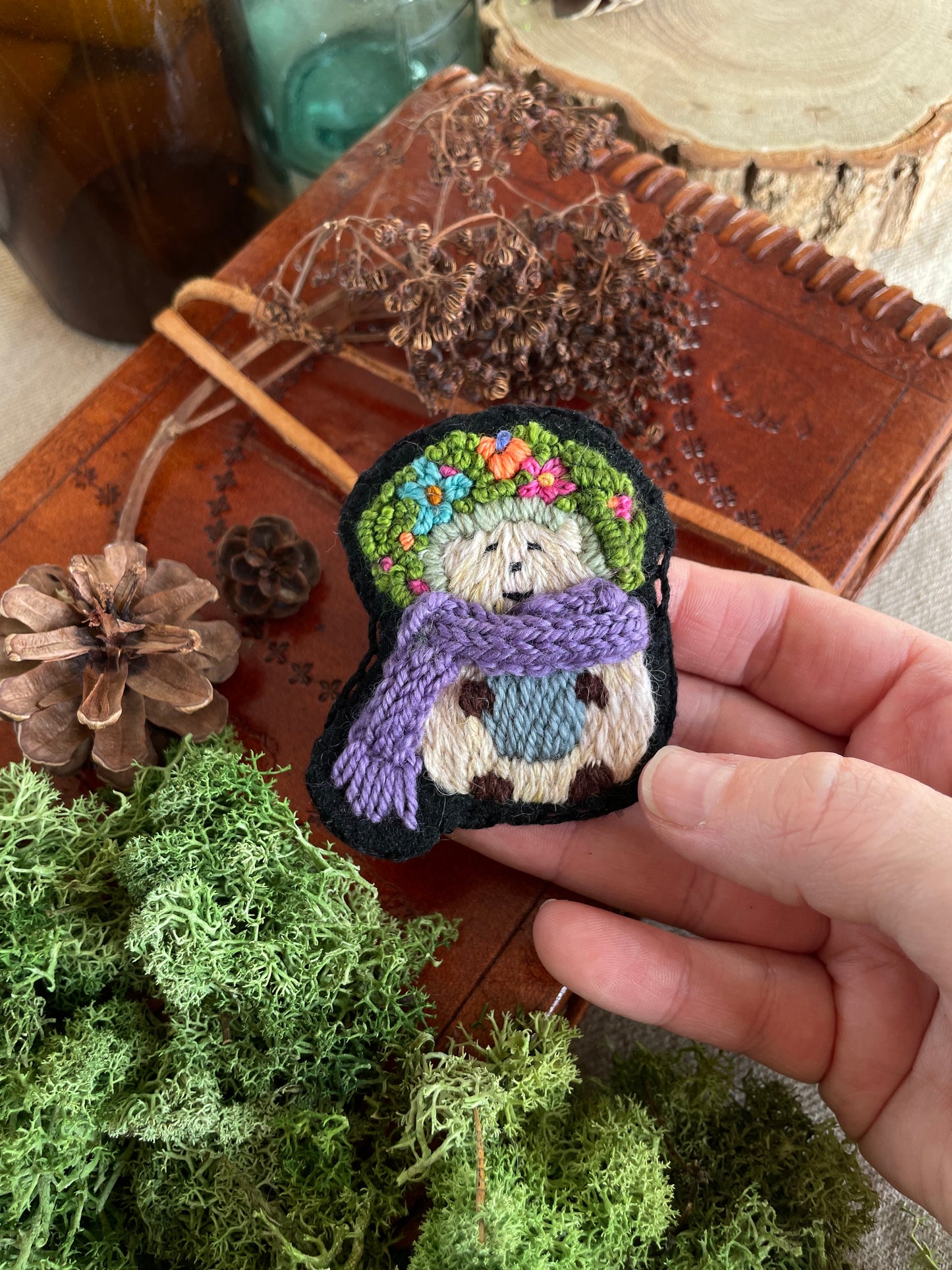 Felix, the hamster, felt brooch