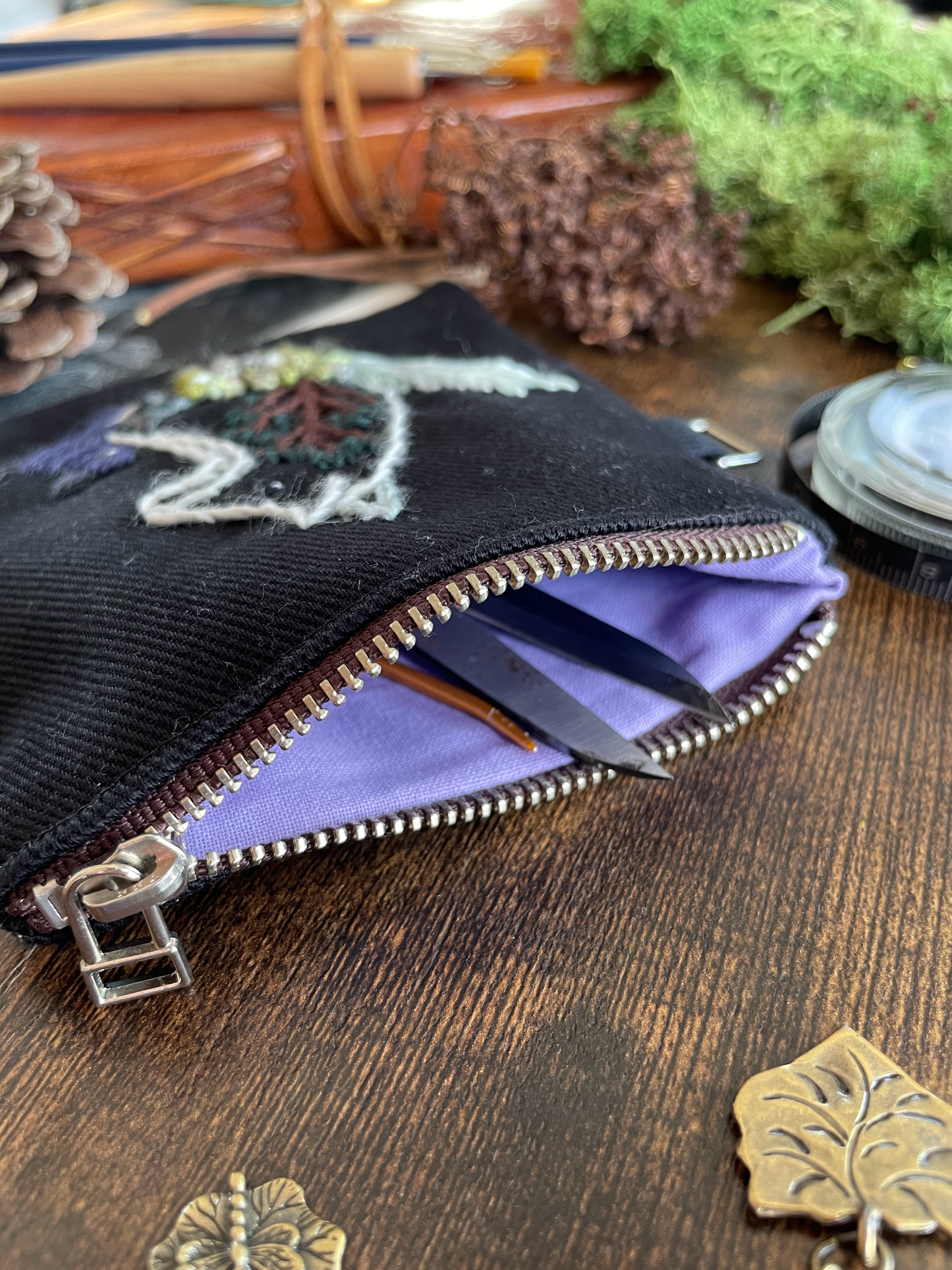 George & Max Mossy Landscape Black Zipper Pouch