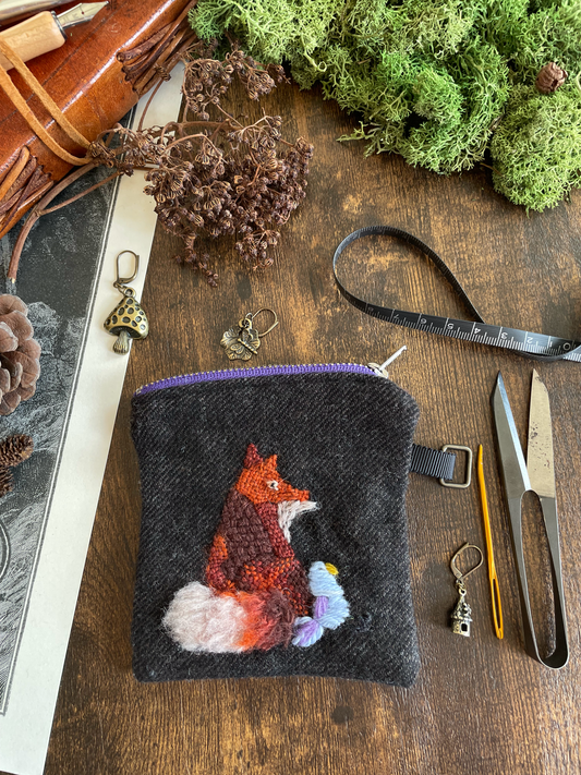 George & Max Brown Zipper Pouch